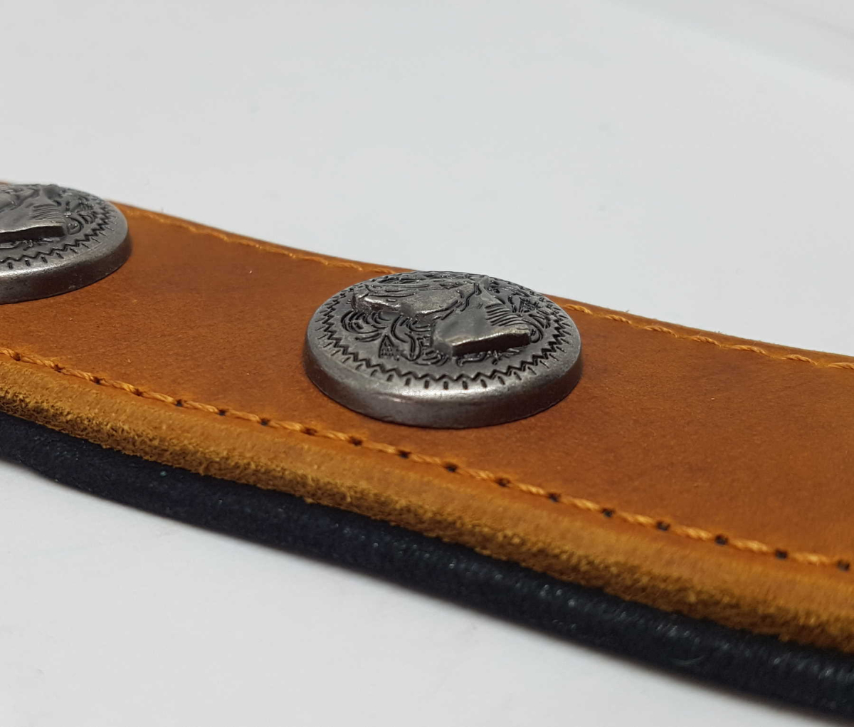 Concho Pferdekopf Altsilber 25mm (7)